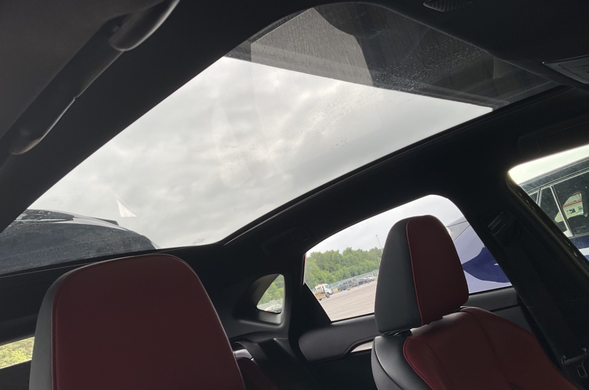 LEXUS_GLASS_ROOF